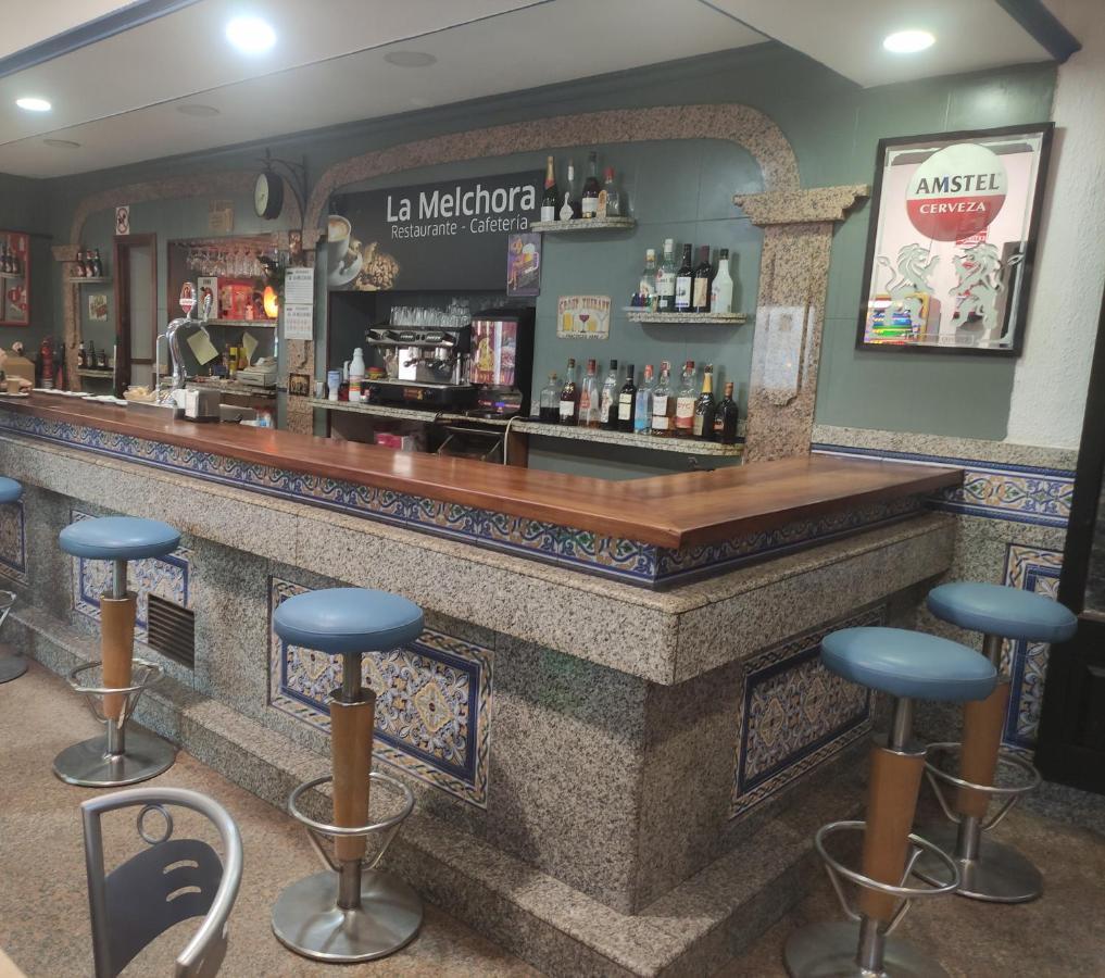 Hostal Restaurante Bar Cafeteria La Melchora 포사다스 외부 사진