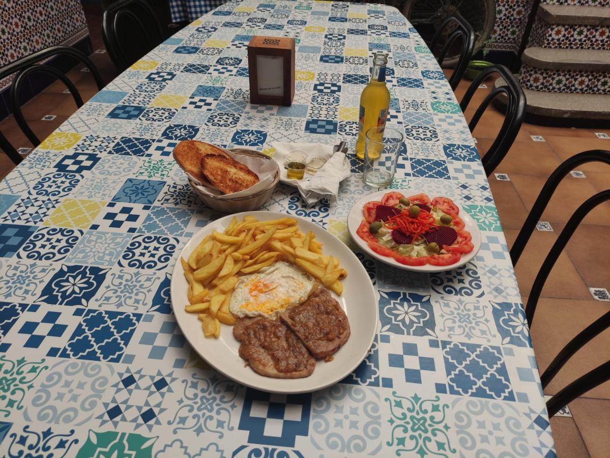 Hostal Restaurante Bar Cafeteria La Melchora 포사다스 외부 사진