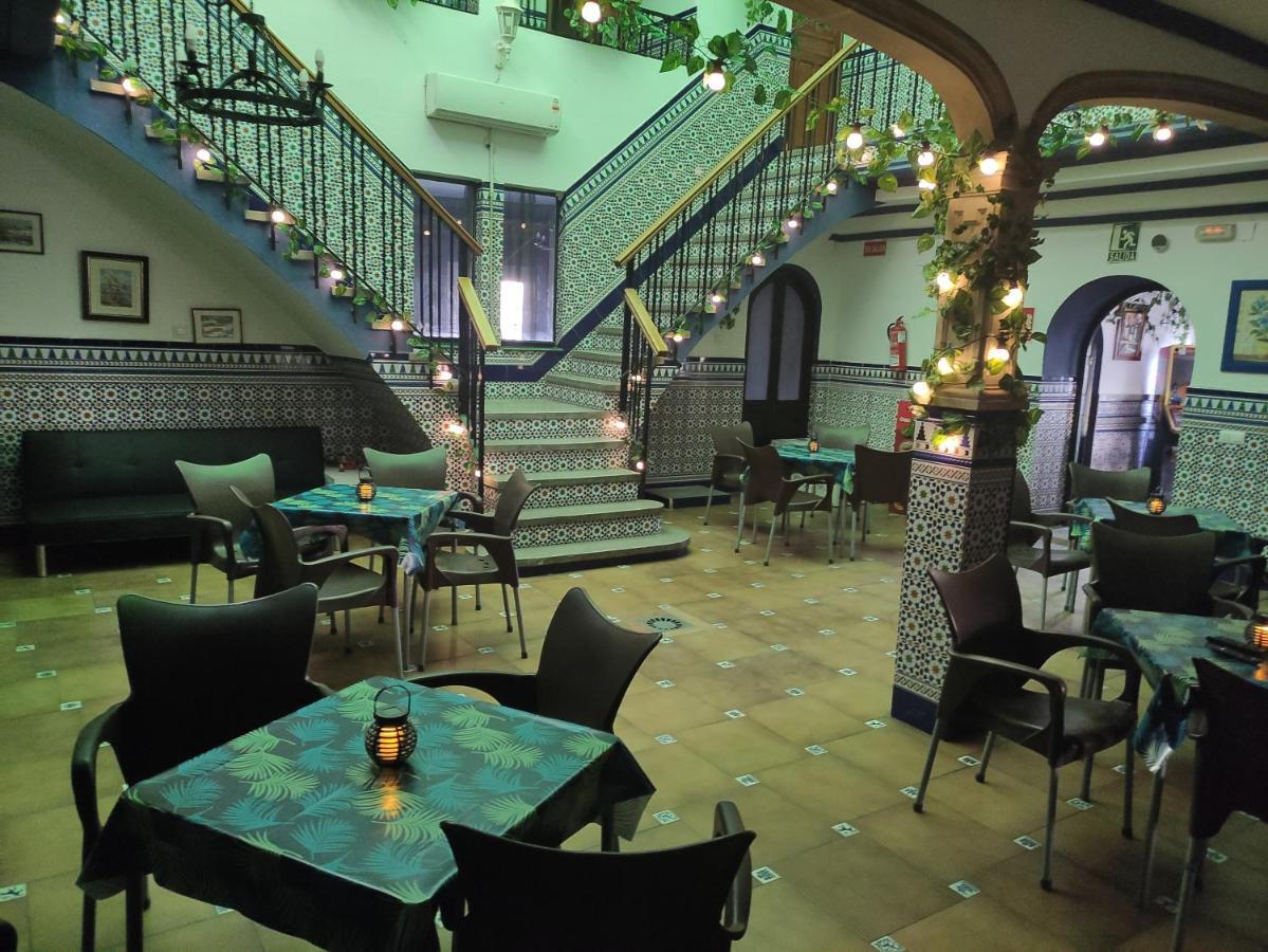 Hostal Restaurante Bar Cafeteria La Melchora 포사다스 외부 사진