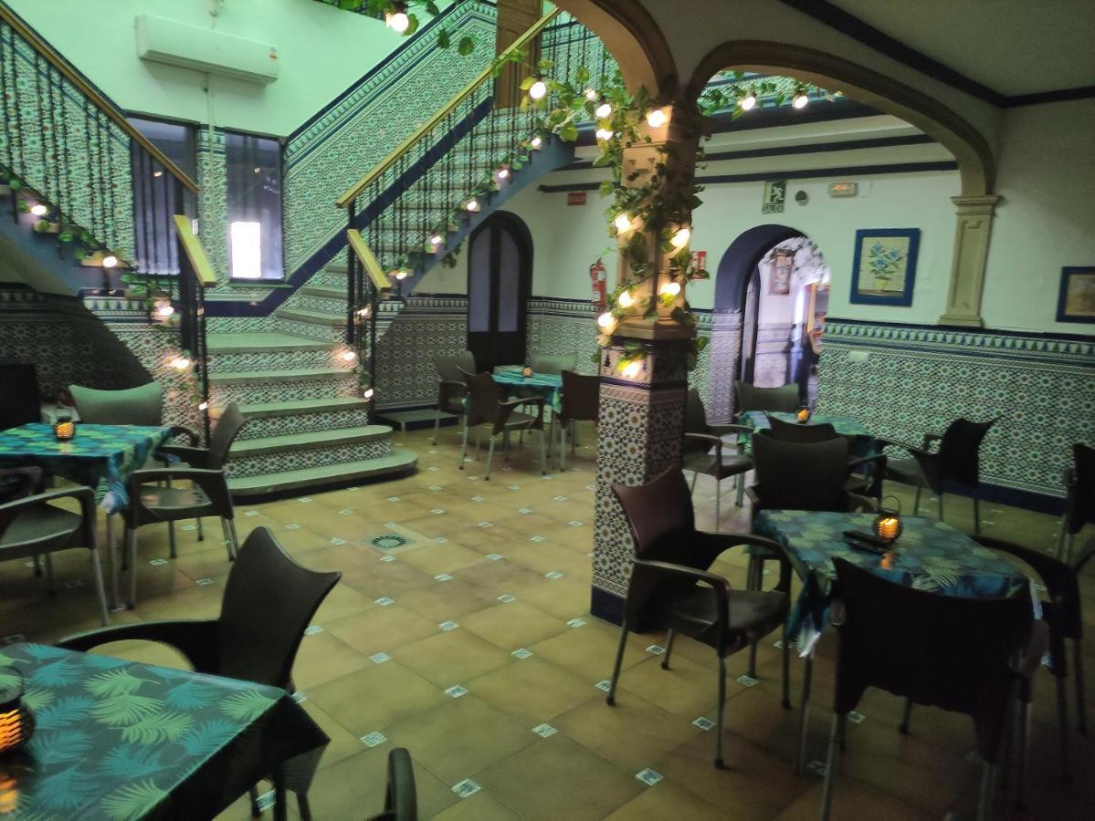 Hostal Restaurante Bar Cafeteria La Melchora 포사다스 외부 사진